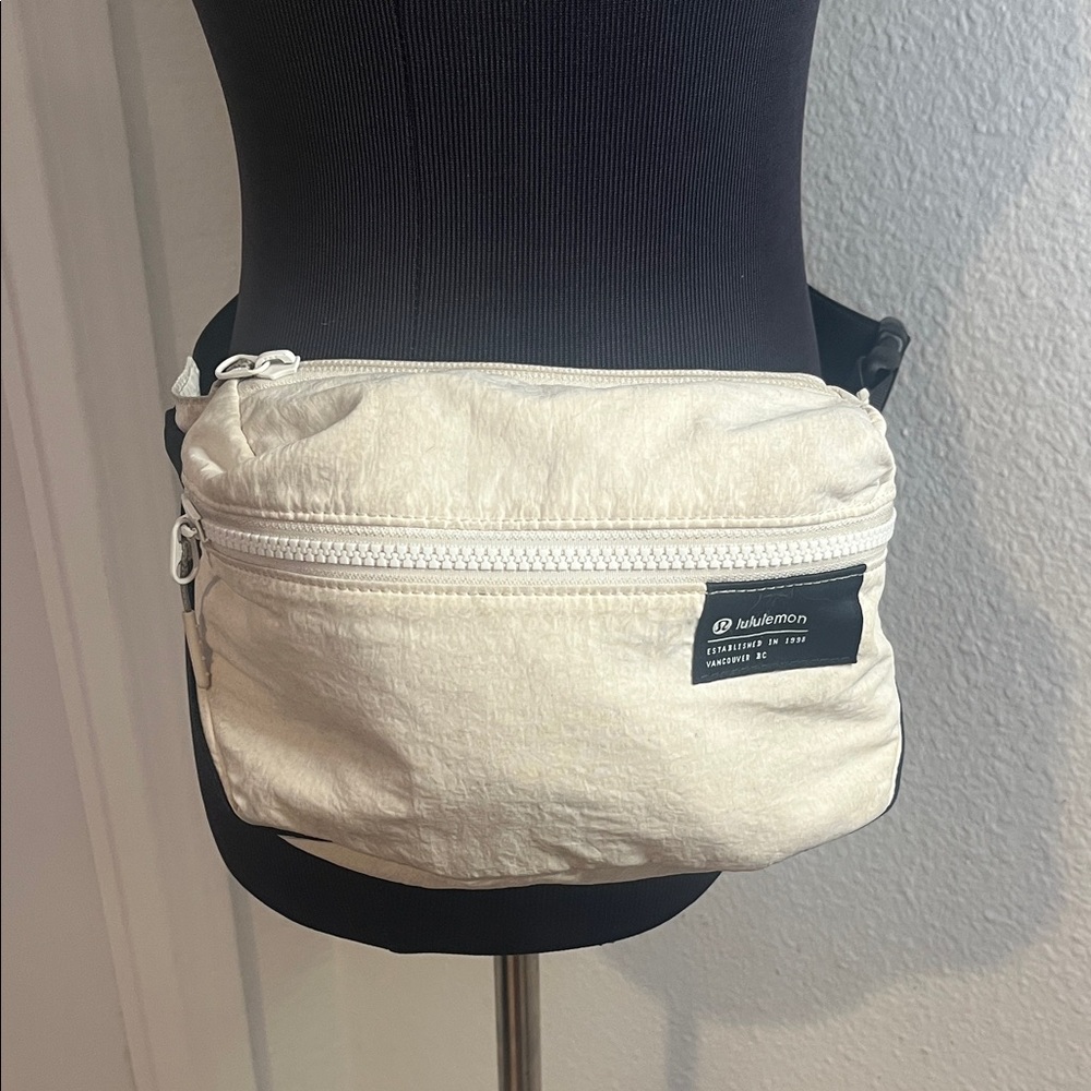 lululemon athletica Off-White Waist Pack with Black Strap